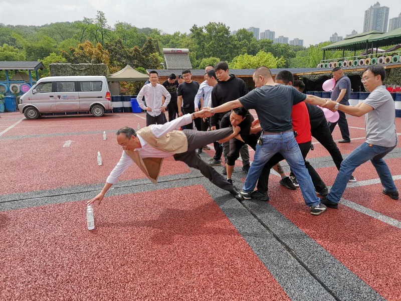 Краткое сообщение о первой деятельности руководителей группы