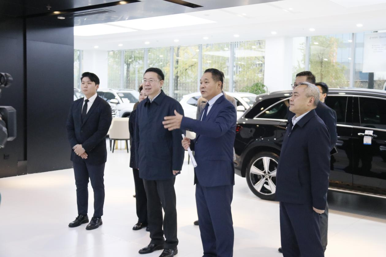 Секретарь районного комитета Банна Ха Юсен и его делегация изучили проект «Глобальный экспорт экологии»