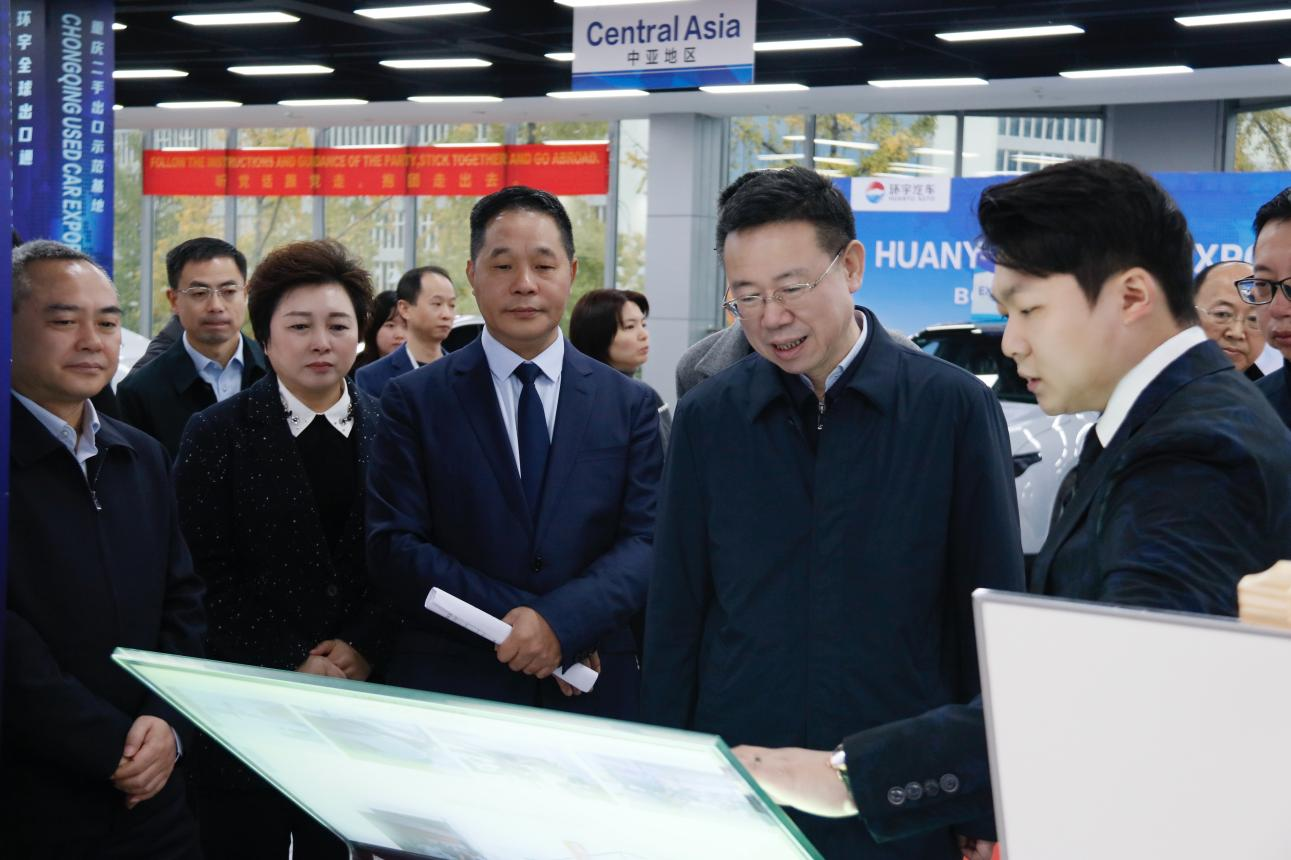 Секретарь районного комитета Банна Ха Юсен и его делегация изучили проект «Глобальный экспорт экологии»