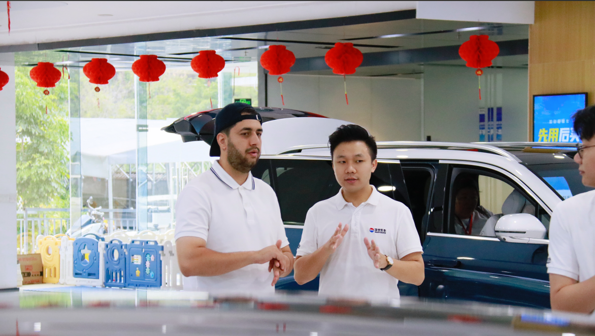 Huanyu Automobile совместно с евроазиатскими партнерами создает новую главу экспорта подержанных автомобилей с новой энергией