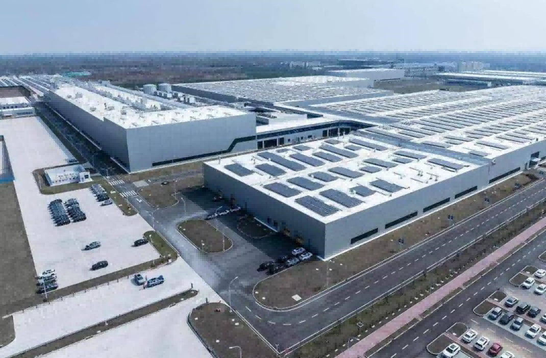 Убийство безумное!«Трояка» вышла в первый месяц на 10W +