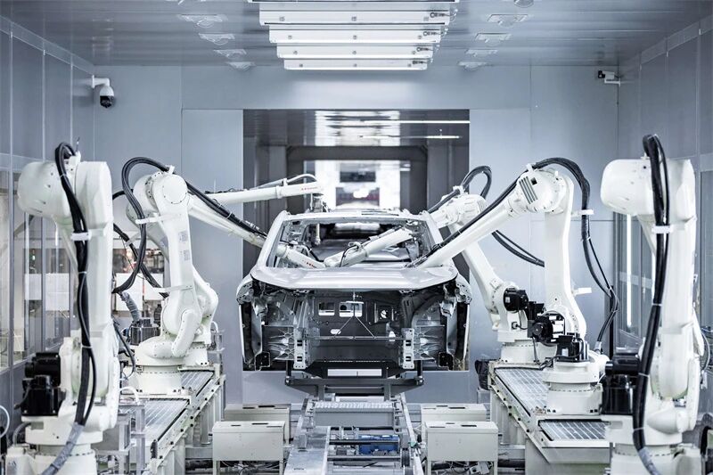 Отчет о работе правительства и проект программы «Пятнадцатого пятилетнего плана» предъявляют новые требования к автомобильной промышленности