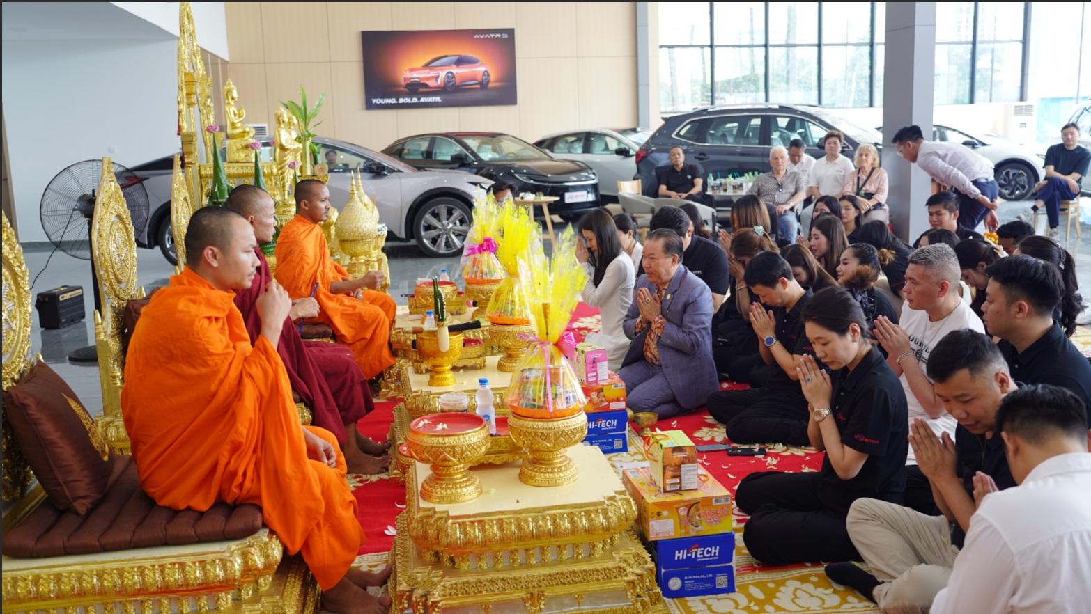 «Один пояс, один путь», углубленно осваивает автомобильный рынок Камбоджи| Экспортная база подержанных автомобилей в Китае (Чунцин · Банан) За рубежом открыла новый магазин DG MOTORS в Пномпене