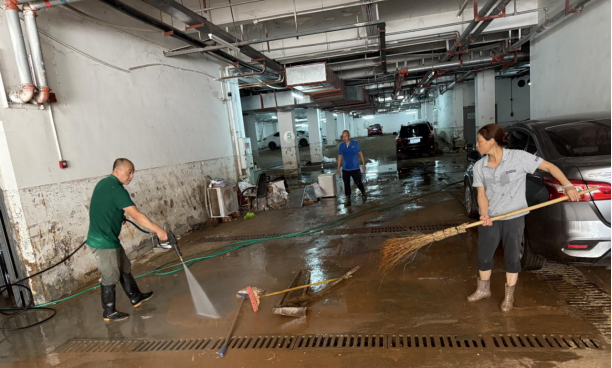 Операции по очистке от淤ков под эгидой партии - безжалостные наводнения, любовь к окружению