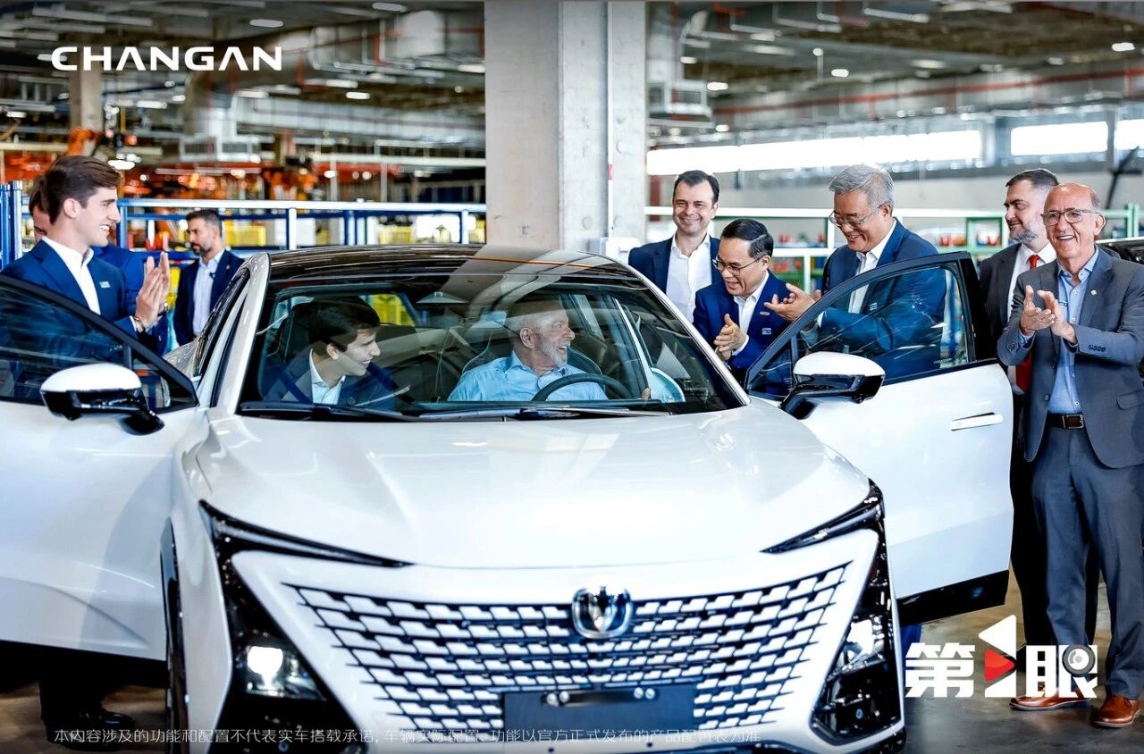 Новый рассказ «Автомобиль в море» горной автомобильной промышленности на «высокий уровень»