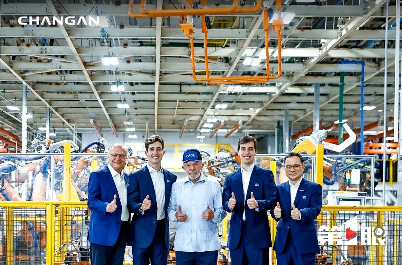 Новый рассказ «Автомобиль в море» горной автомобильной промышленности на «высокий уровень»