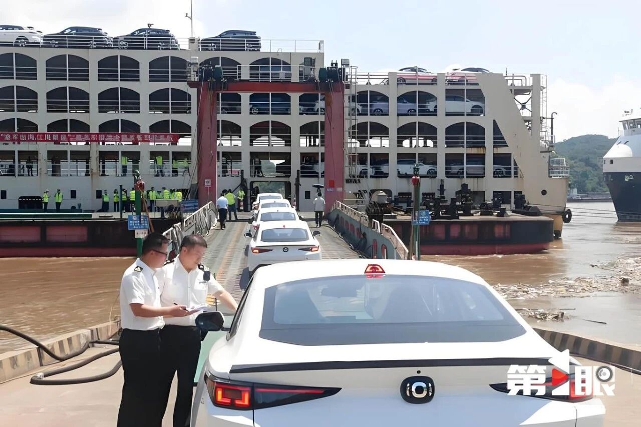 Новый рассказ «Автомобиль в море» горной автомобильной промышленности на «высокий уровень»