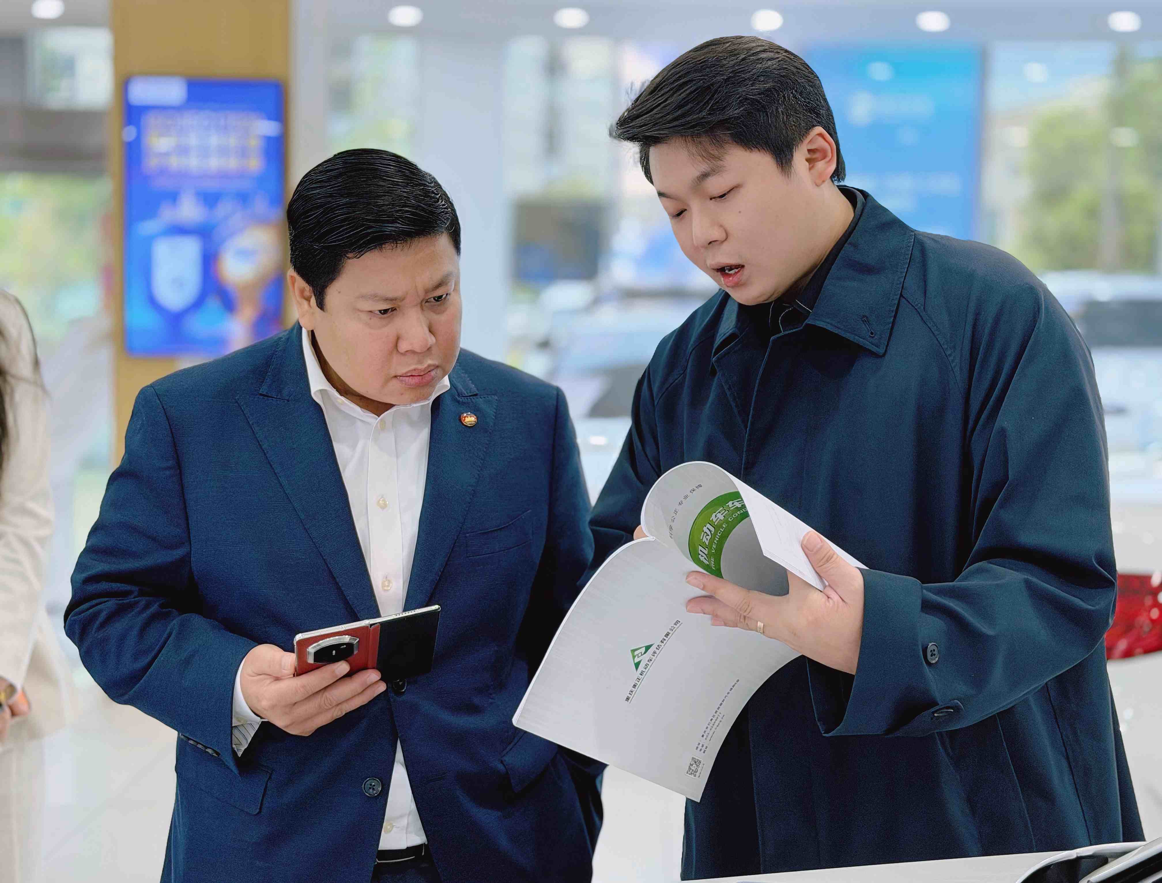 Новый тариф в Камбодже| Генеральный консул Вэнь Вэйе посетил экспортную базу подержанных автомобилей в Китае (Чунцин · Банан), чтобы изучить новые возможности выхода на море подержанных автомобилей с новой энергией