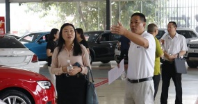 Руководитель Отдела потребления Коммерческого комитета города Юй Сяолинг и его группа посетили Ханьуэ для изучения работы по строительству добросовестности.