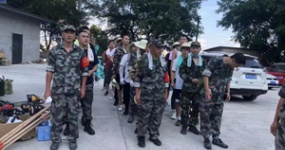 Огненные, безлюдные, окружающие, возвышаются