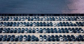 Третье отрасль: автомобильная промышленность с новой энергией решительно сопротивляется беспорядочной «ценовой войне»; более 40 000 человек наблюдают за второй аукционом завода «Канчжоу»; дело о полупроводнике АСИ открыто в голландском суде