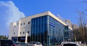 Как экспортная база подержанных автомобилей в Чжункине Банан может вести навигацию в море под вентиляцией промышленной трансформации?