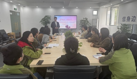 Партийное строительство навигационной сплоченной силы света и тени фиксированного цвета фанхуа -- Компания начала обучение мобильной фотографии на 8 марта